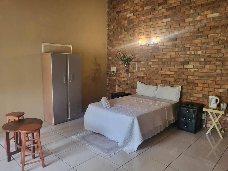 Albatrossways Lodge Sandton Extérieur photo