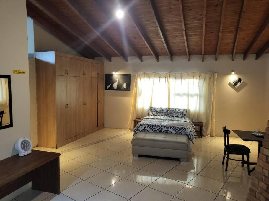 Albatrossways Lodge Sandton Extérieur photo
